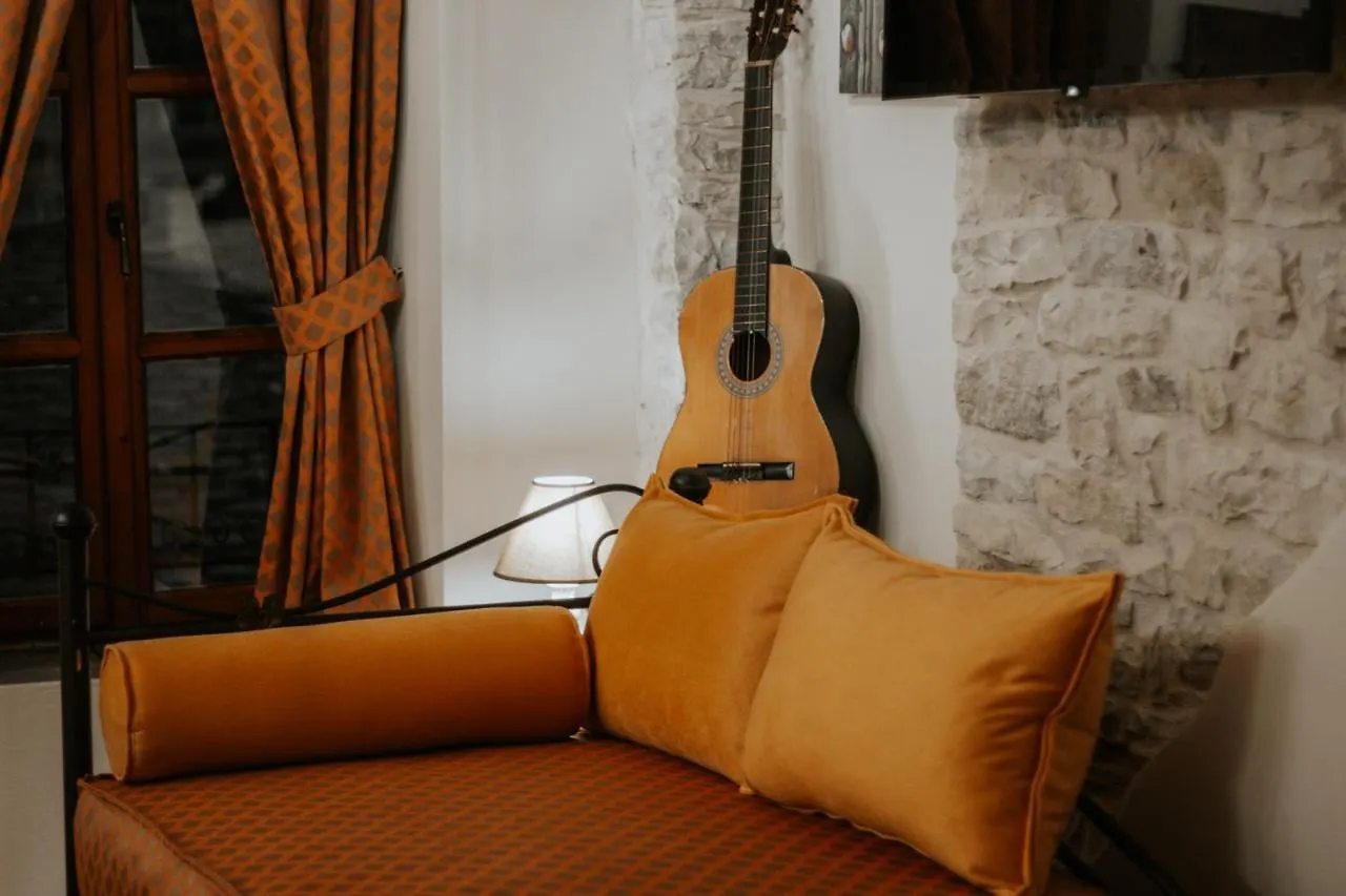 Hotel SS KEKEZI Gjirokastër
