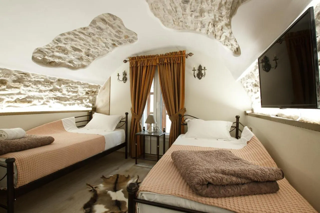 Hotel SS KEKEZI Gjirokastër Albanië