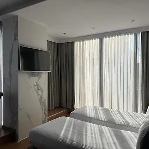 Black Diamond 4*, Tirana Albanien