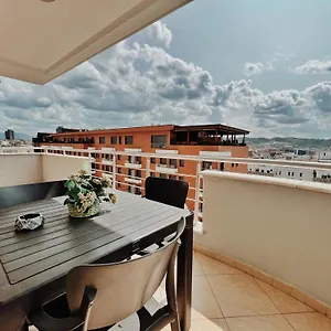  Apartment Cozy Rooftop - Your Home, Away From Home! Albania